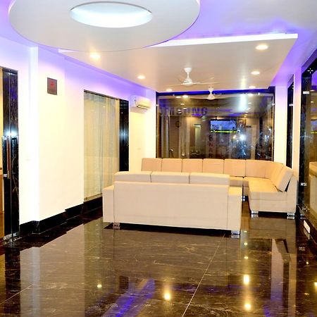 Hotel Taru Inn Ghaziabad Eksteriør bilde