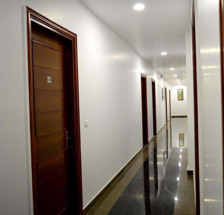 Hotel Taru Inn Ghaziabad Eksteriør bilde