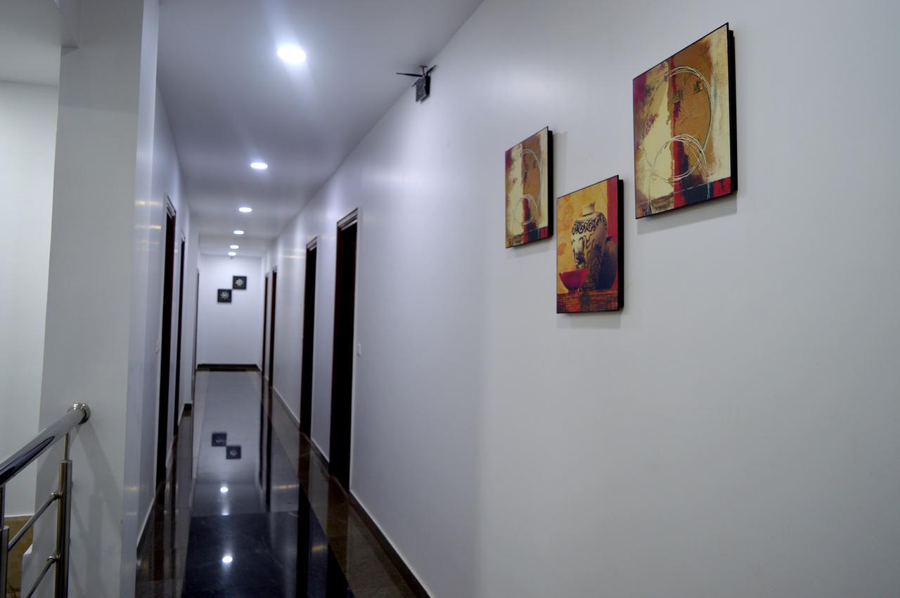 Hotel Taru Inn Ghaziabad Eksteriør bilde