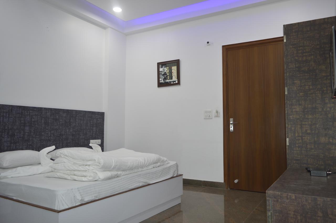 Hotel Taru Inn Ghaziabad Eksteriør bilde