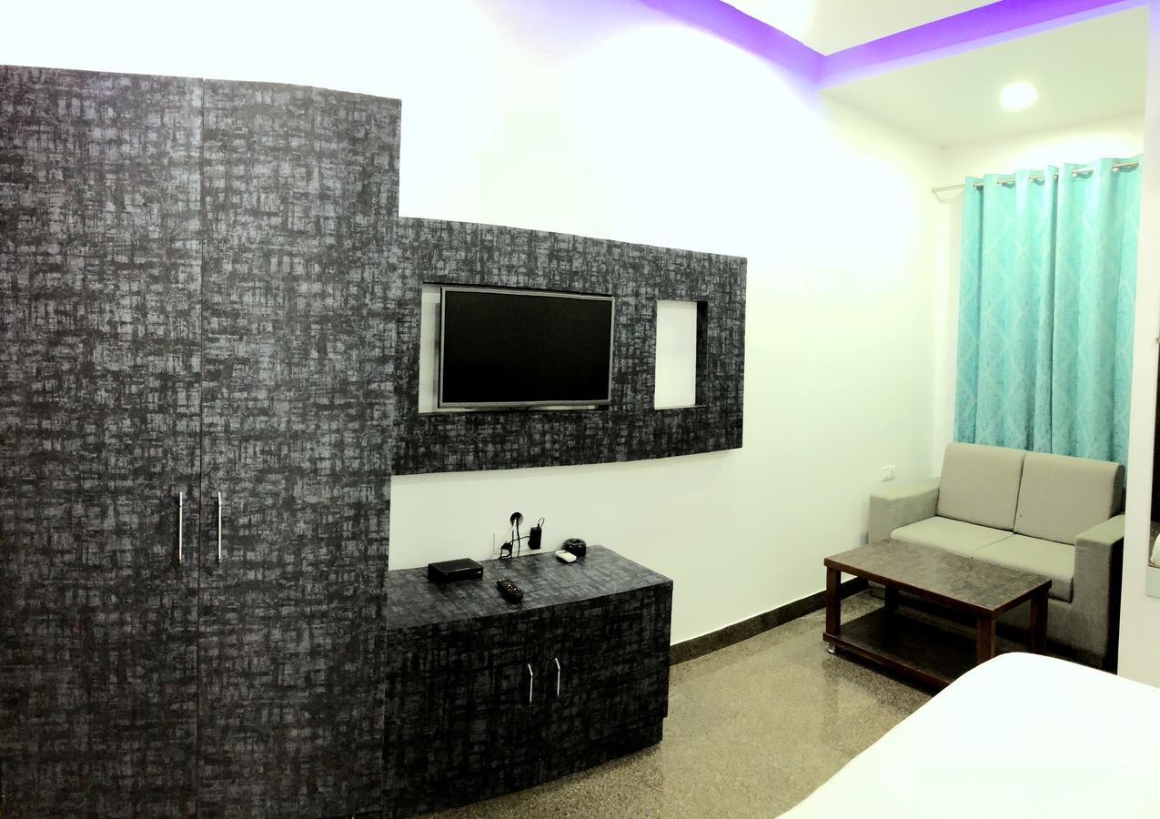 Hotel Taru Inn Ghaziabad Eksteriør bilde